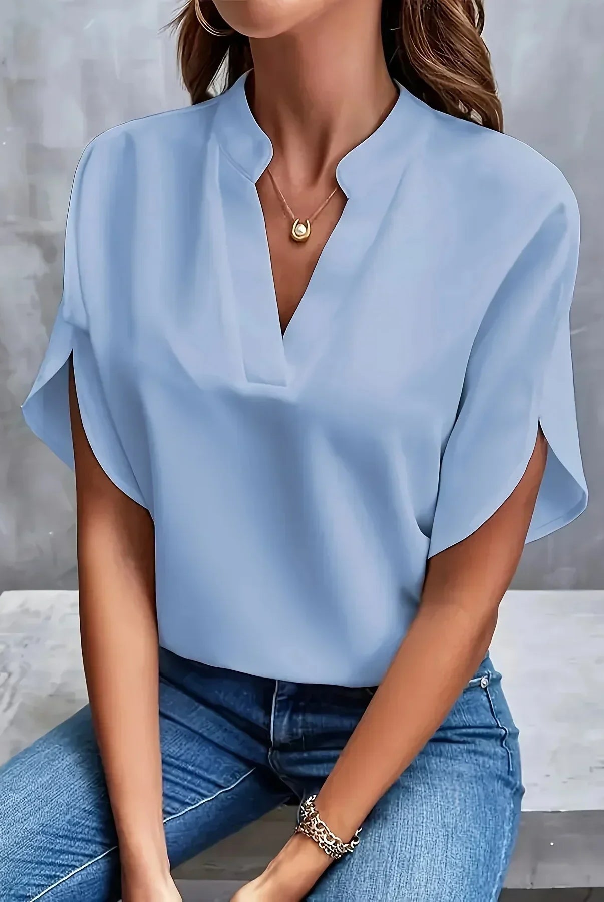 Lynne | Sophisticated Blouse with Tailored Design