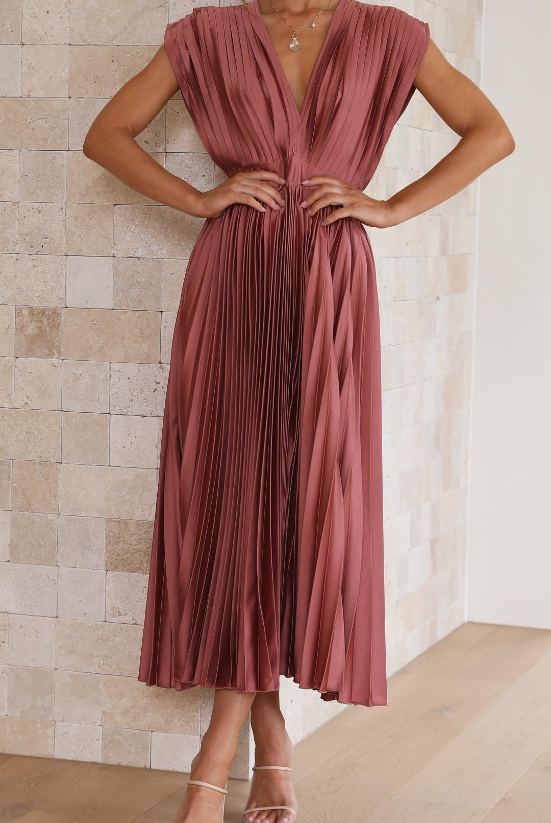 Altagracia | Elegant Pleated Maxi Dress