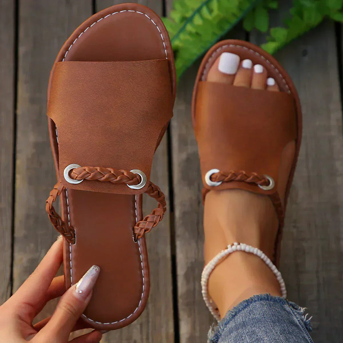 Nisha | Loop Sandals