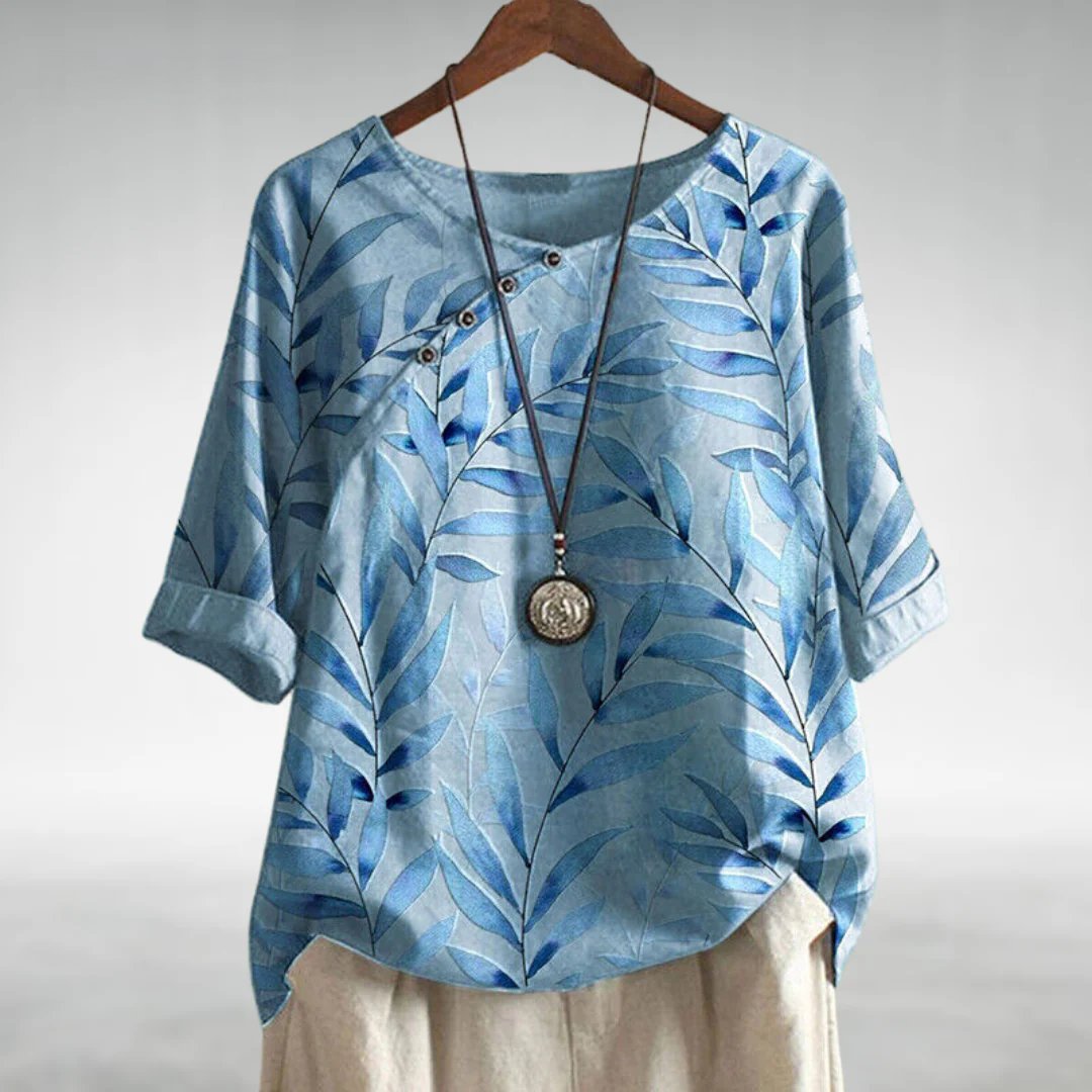 Sandy | Chic Blouse with a Playful Flair